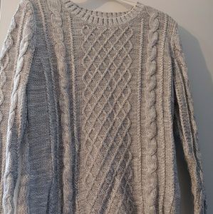 Old Navy gray cable knit sweater Medium